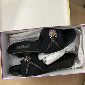 Brighton size 10 sandals with wedge heel